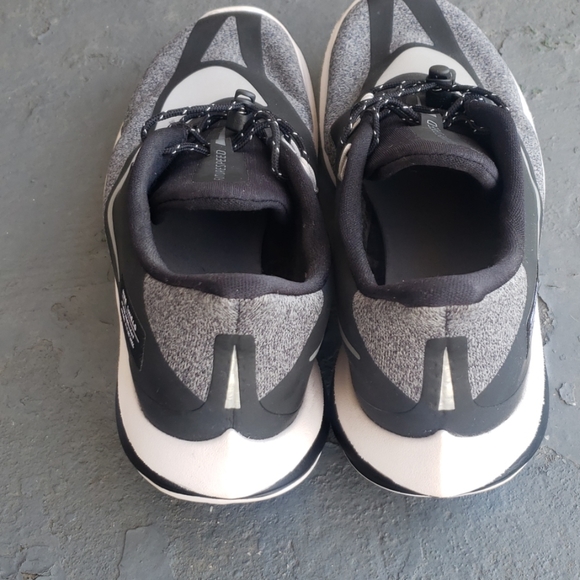 Nike - Picture 5 of 8